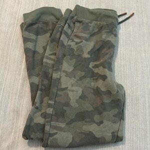 GUC kid’s sweatpants